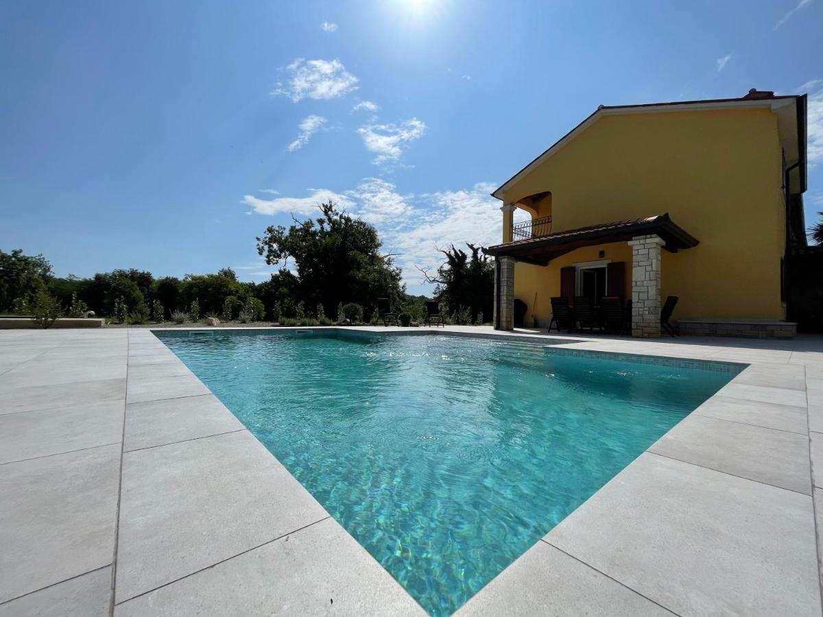 Villa Berto Nedescina Exterior photo